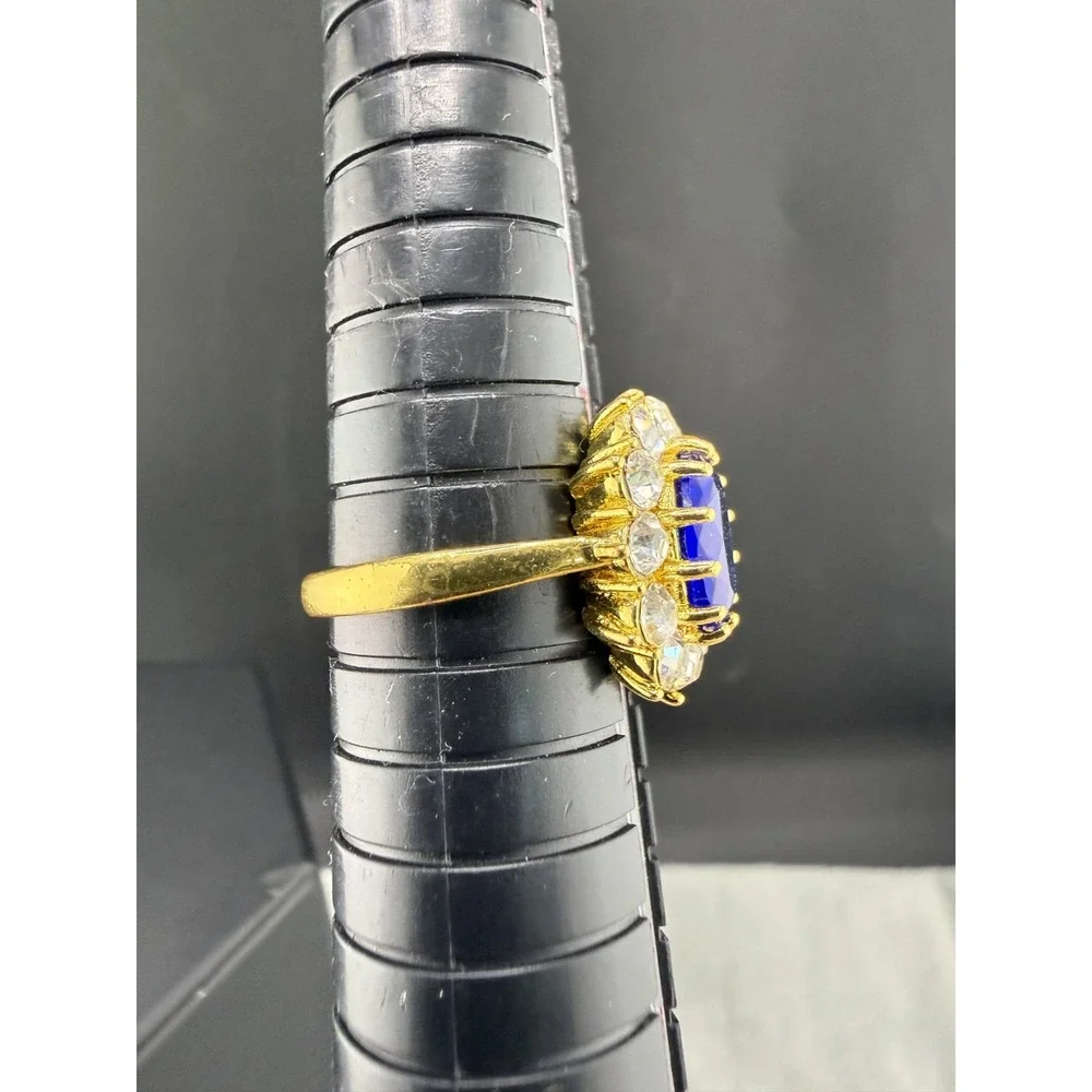 Cocktail Ring Blue Gold Tone Rhinestone Oval Cluster Size 8